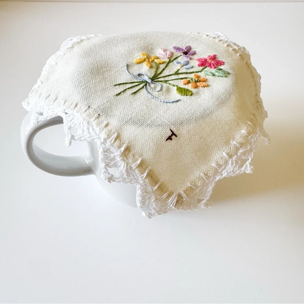 Floral Embroidered Doily‎ Linen Cloth